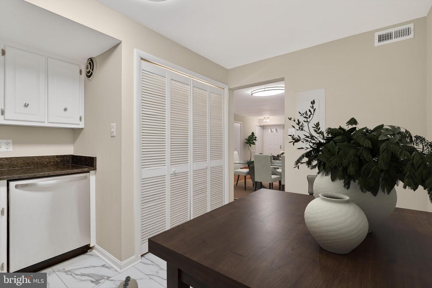 6319 FENESTRA CT #138A, BURKE, Virginia 22015, 2 Bedrooms Bedrooms, ,2 BathroomsBathrooms,Residential,For sale,6319 FENESTRA CT #138A,VAFX2290526 MLS # VAFX2290526 6319 FENESTRA CT #138A, BURKE, Virginia 22015, 2 Bedrooms Bedrooms, ,2 BathroomsBathrooms,Residential,For sale,6319 FENESTRA CT #138A,VAFX2290526 MLS # VAFX2290526