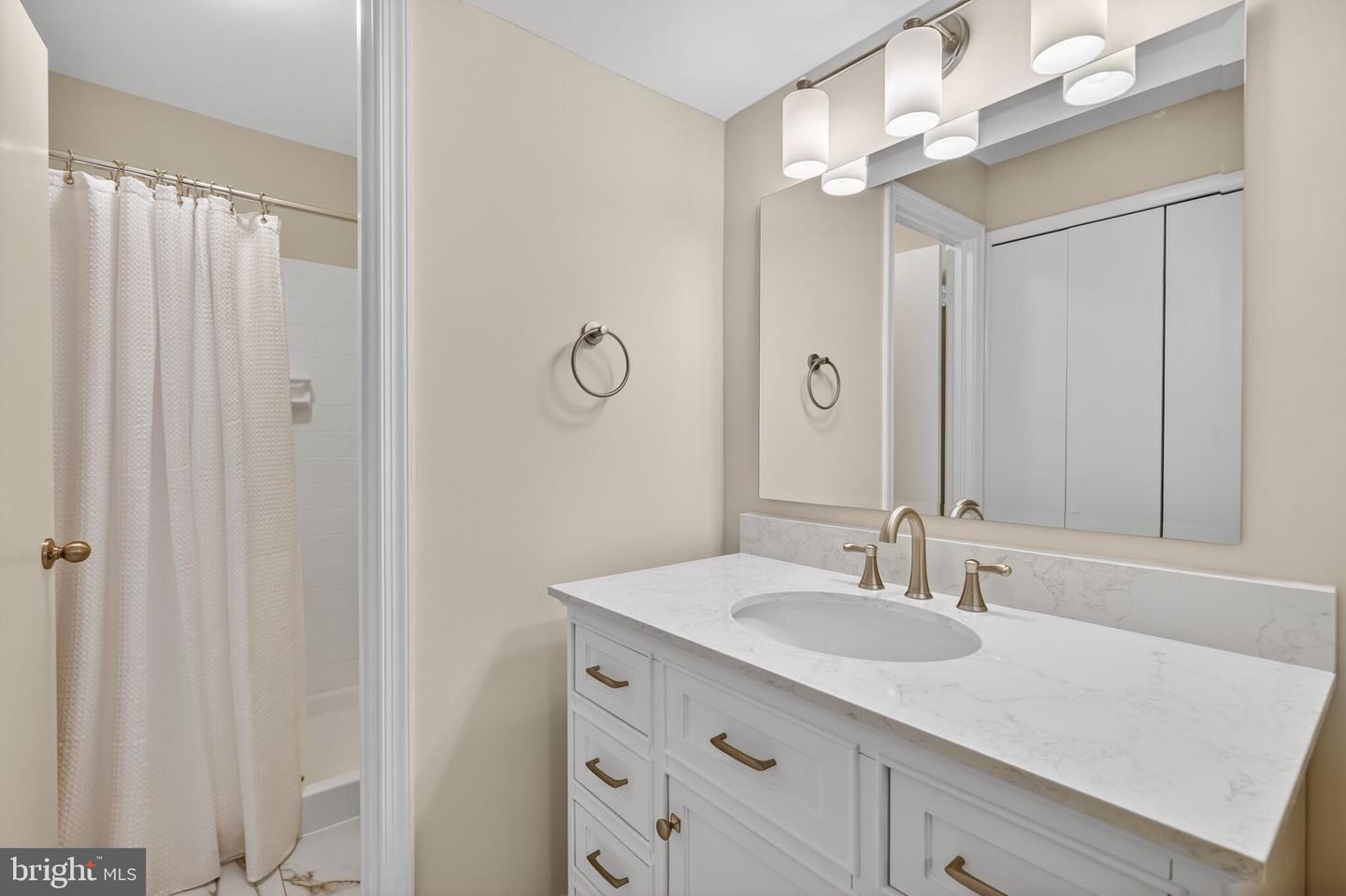 6319 FENESTRA CT #138A, BURKE, Virginia 22015, 2 Bedrooms Bedrooms, ,2 BathroomsBathrooms,Residential,For sale,6319 FENESTRA CT #138A,VAFX2290526 MLS # VAFX2290526 6319 FENESTRA CT #138A, BURKE, Virginia 22015, 2 Bedrooms Bedrooms, ,2 BathroomsBathrooms,Residential,For sale,6319 FENESTRA CT #138A,VAFX2290526 MLS # VAFX2290526