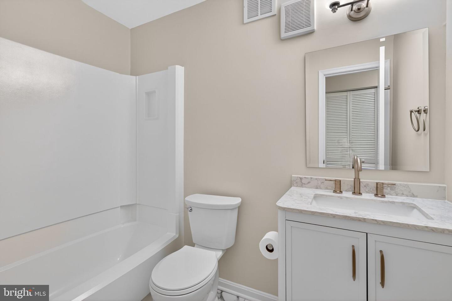 6319 FENESTRA CT #138A, BURKE, Virginia 22015, 2 Bedrooms Bedrooms, ,2 BathroomsBathrooms,Residential,For sale,6319 FENESTRA CT #138A,VAFX2290526 MLS # VAFX2290526 6319 FENESTRA CT #138A, BURKE, Virginia 22015, 2 Bedrooms Bedrooms, ,2 BathroomsBathrooms,Residential,For sale,6319 FENESTRA CT #138A,VAFX2290526 MLS # VAFX2290526