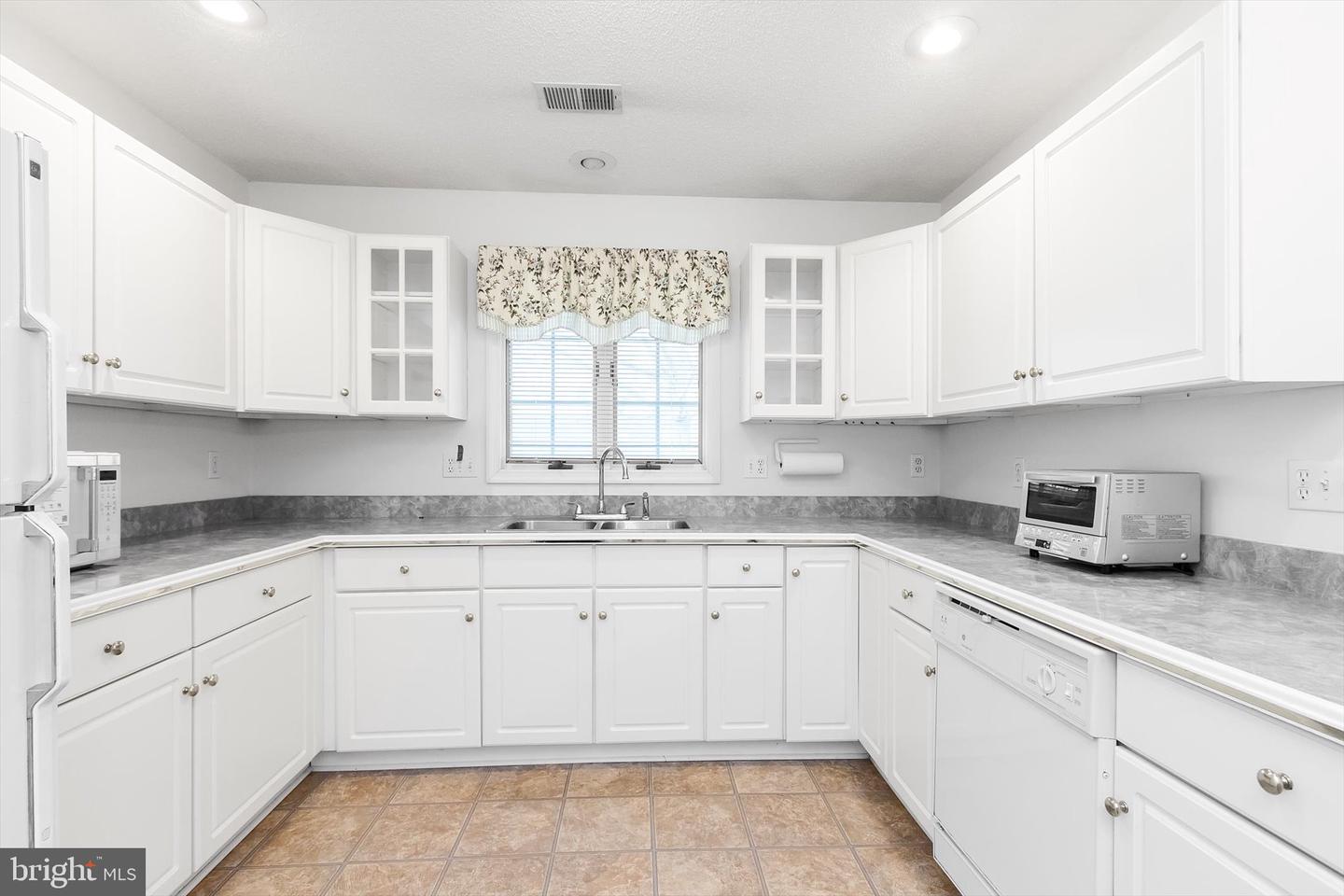 108 SENSENY GLEN DR, WINCHESTER, Virginia 22602, 3 Bedrooms Bedrooms, ,2 BathroomsBathrooms,Residential,For sale,108 SENSENY GLEN DR,VAFV2039554 MLS # VAFV2039554