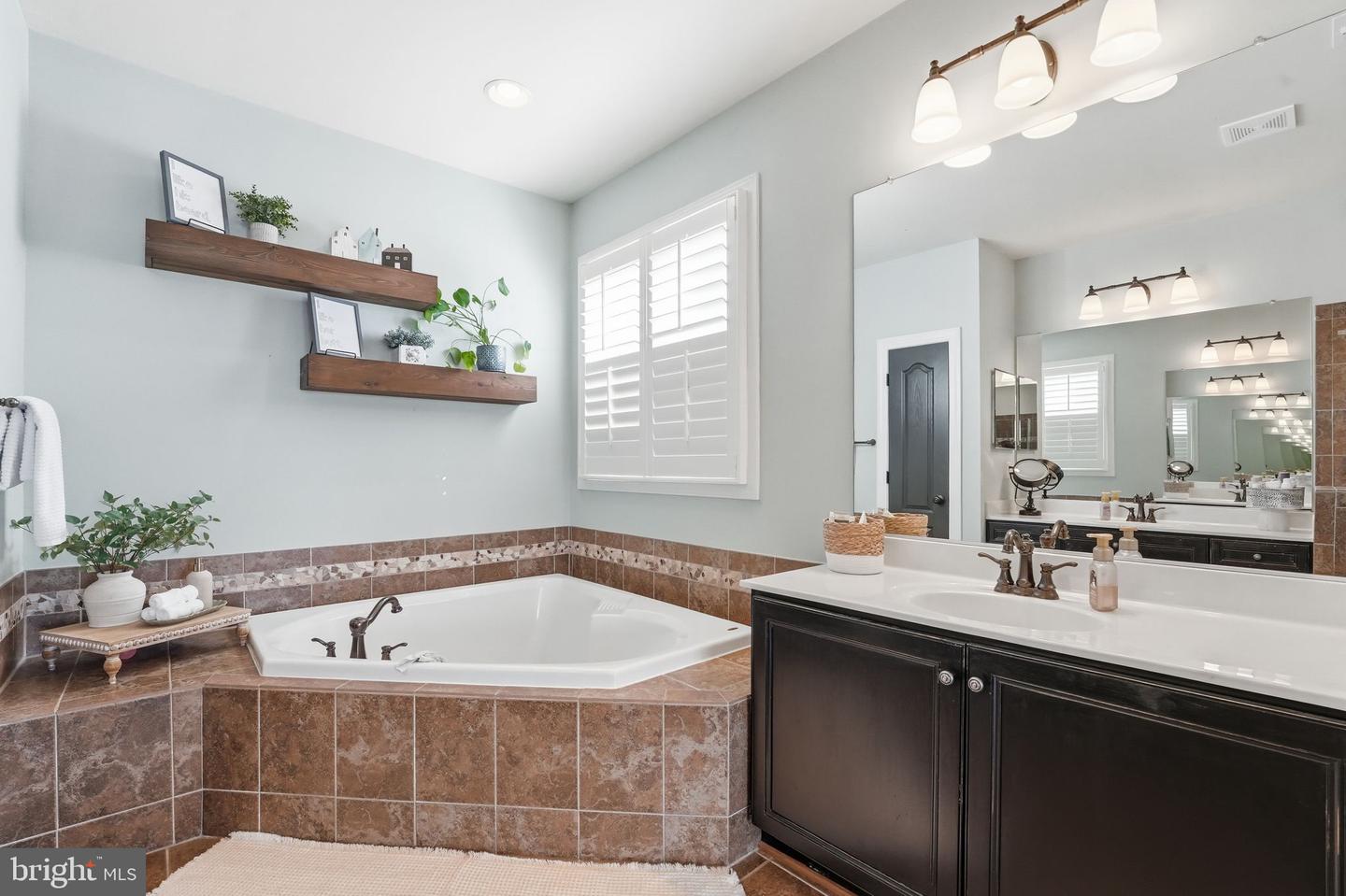 8798 DANCER CT, GAINESVILLE, Virginia 20155, 4 Bedrooms Bedrooms, 9 Rooms Rooms,4 BathroomsBathrooms,Residential,For sale,8798 DANCER CT,VAPW2112416 MLS # VAPW2112416