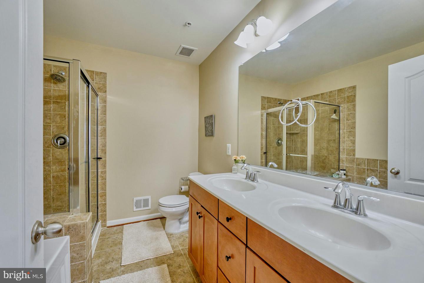 22755 VERDE GATE TER, BRAMBLETON, Virginia 20148, 2 Bedrooms Bedrooms, 6 Rooms Rooms,2 BathroomsBathrooms,Residential,For sale,22755 VERDE GATE TER,VALO2115828 MLS # VALO2115828