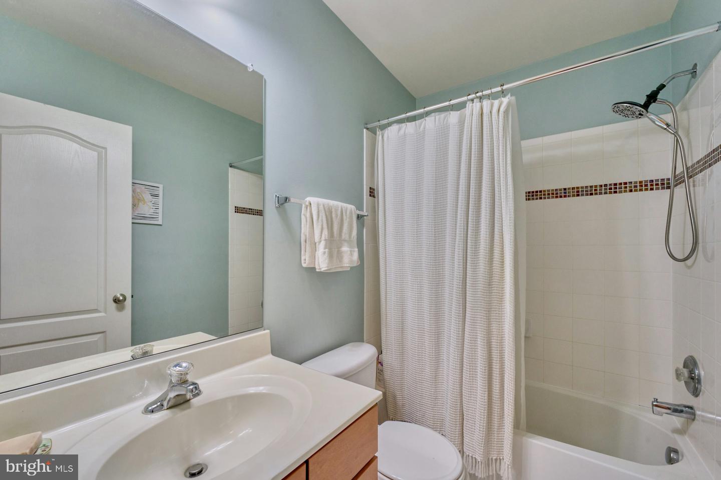 22755 VERDE GATE TER, BRAMBLETON, Virginia 20148, 2 Bedrooms Bedrooms, 6 Rooms Rooms,2 BathroomsBathrooms,Residential,For sale,22755 VERDE GATE TER,VALO2115828 MLS # VALO2115828