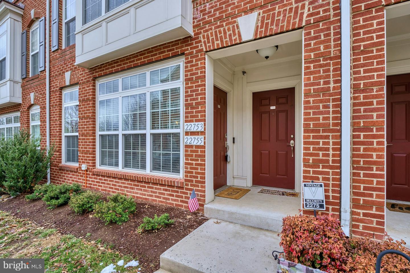 22755 VERDE GATE TER, BRAMBLETON, Virginia 20148, 2 Bedrooms Bedrooms, 6 Rooms Rooms,2 BathroomsBathrooms,Residential,For sale,22755 VERDE GATE TER,VALO2115828 MLS # VALO2115828