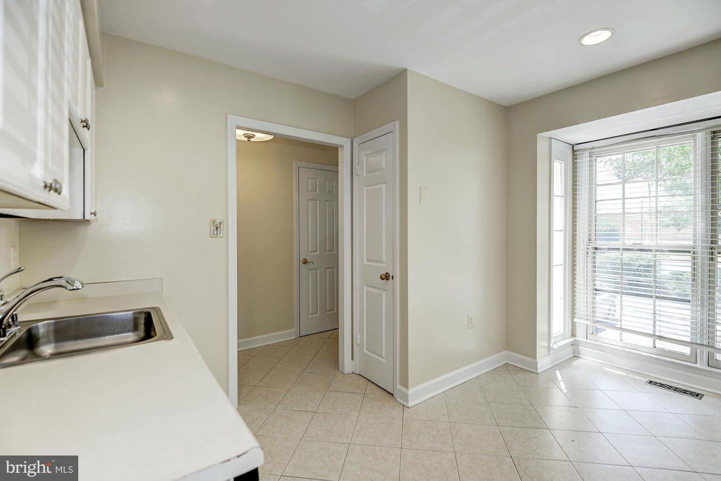 5812 APSLEY HOUSE CT, ALEXANDRIA, Virginia 22310, 3 Bedrooms Bedrooms, ,3 BathroomsBathrooms,Residential,For sale,5812 APSLEY HOUSE CT,VAFX2290894 MLS # VAFX2290894 5812 APSLEY HOUSE CT, ALEXANDRIA, Virginia 22310, 3 Bedrooms Bedrooms, ,3 BathroomsBathrooms,Residential,For sale,5812 APSLEY HOUSE CT,VAFX2290894 MLS # VAFX2290894