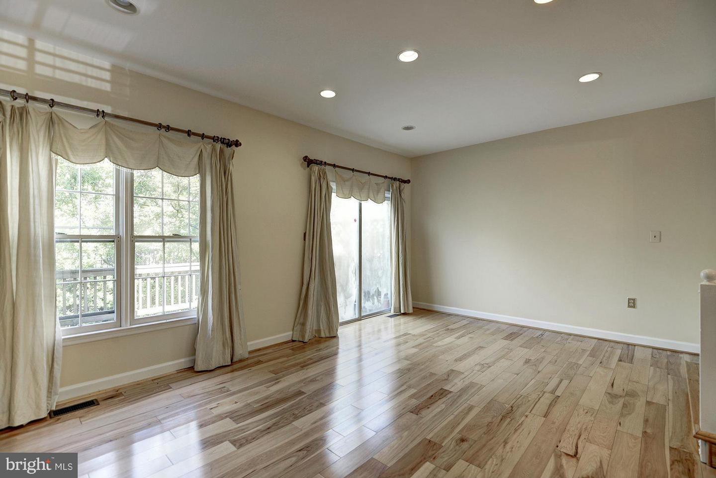 5812 APSLEY HOUSE CT, ALEXANDRIA, Virginia 22310, 3 Bedrooms Bedrooms, ,3 BathroomsBathrooms,Residential,For sale,5812 APSLEY HOUSE CT,VAFX2290894 MLS # VAFX2290894 5812 APSLEY HOUSE CT, ALEXANDRIA, Virginia 22310, 3 Bedrooms Bedrooms, ,3 BathroomsBathrooms,Residential,For sale,5812 APSLEY HOUSE CT,VAFX2290894 MLS # VAFX2290894