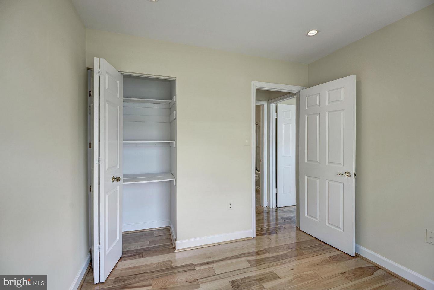 5812 APSLEY HOUSE CT, ALEXANDRIA, Virginia 22310, 3 Bedrooms Bedrooms, ,3 BathroomsBathrooms,Residential,For sale,5812 APSLEY HOUSE CT,VAFX2290894 MLS # VAFX2290894 5812 APSLEY HOUSE CT, ALEXANDRIA, Virginia 22310, 3 Bedrooms Bedrooms, ,3 BathroomsBathrooms,Residential,For sale,5812 APSLEY HOUSE CT,VAFX2290894 MLS # VAFX2290894