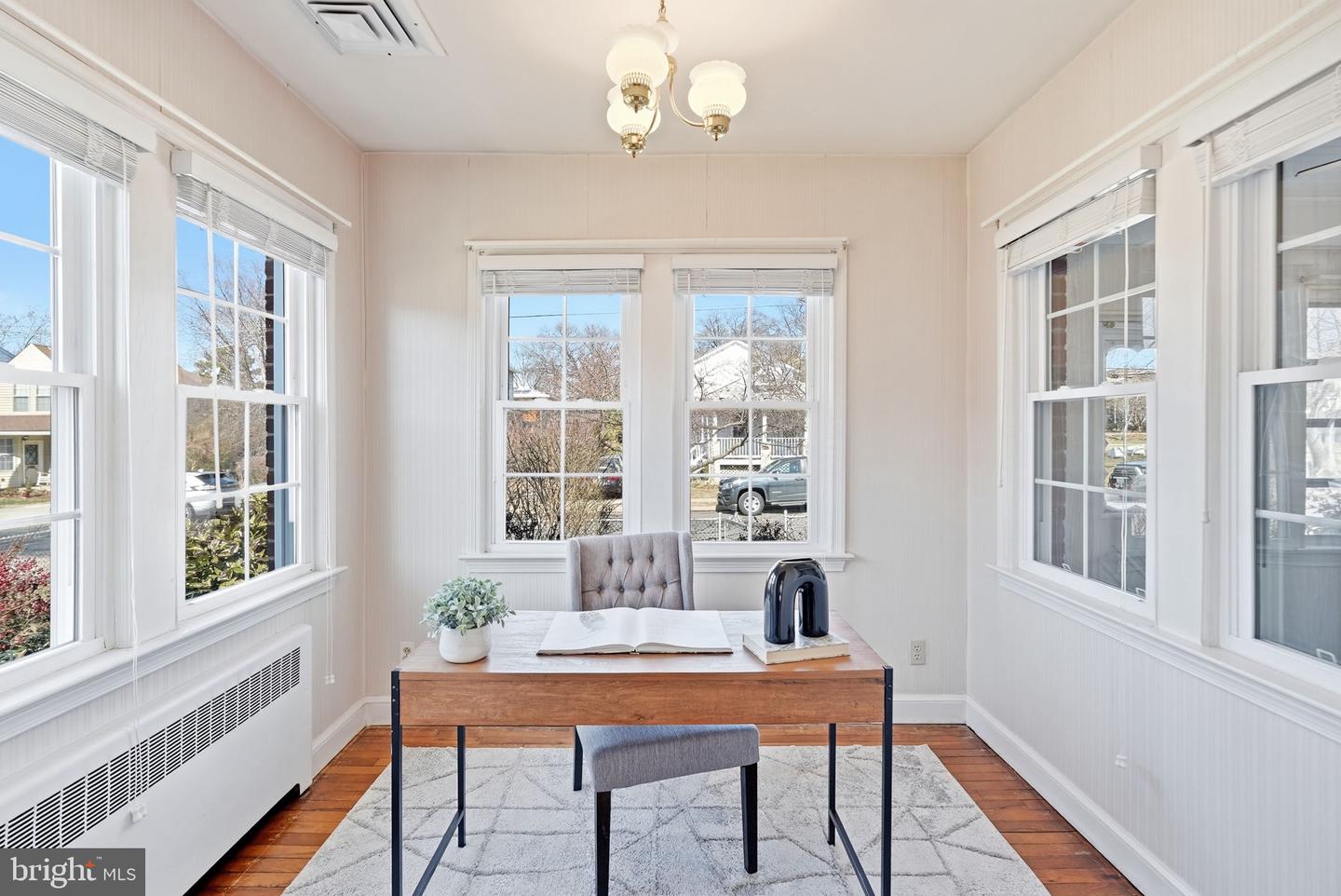 910 20TH ST S, ARLINGTON, Virginia 22202, 3 Bedrooms Bedrooms, ,2 BathroomsBathrooms,Residential,For sale,910 20TH ST S,VAAR2068870 MLS # VAAR2068870