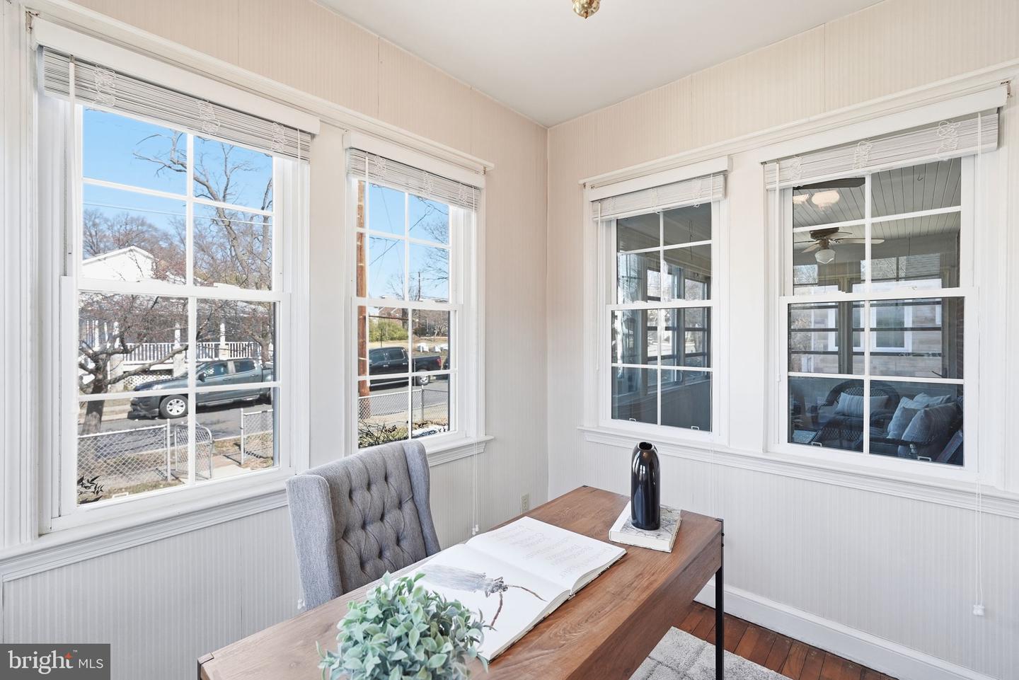 910 20TH ST S, ARLINGTON, Virginia 22202, 3 Bedrooms Bedrooms, ,2 BathroomsBathrooms,Residential,For sale,910 20TH ST S,VAAR2068870 MLS # VAAR2068870