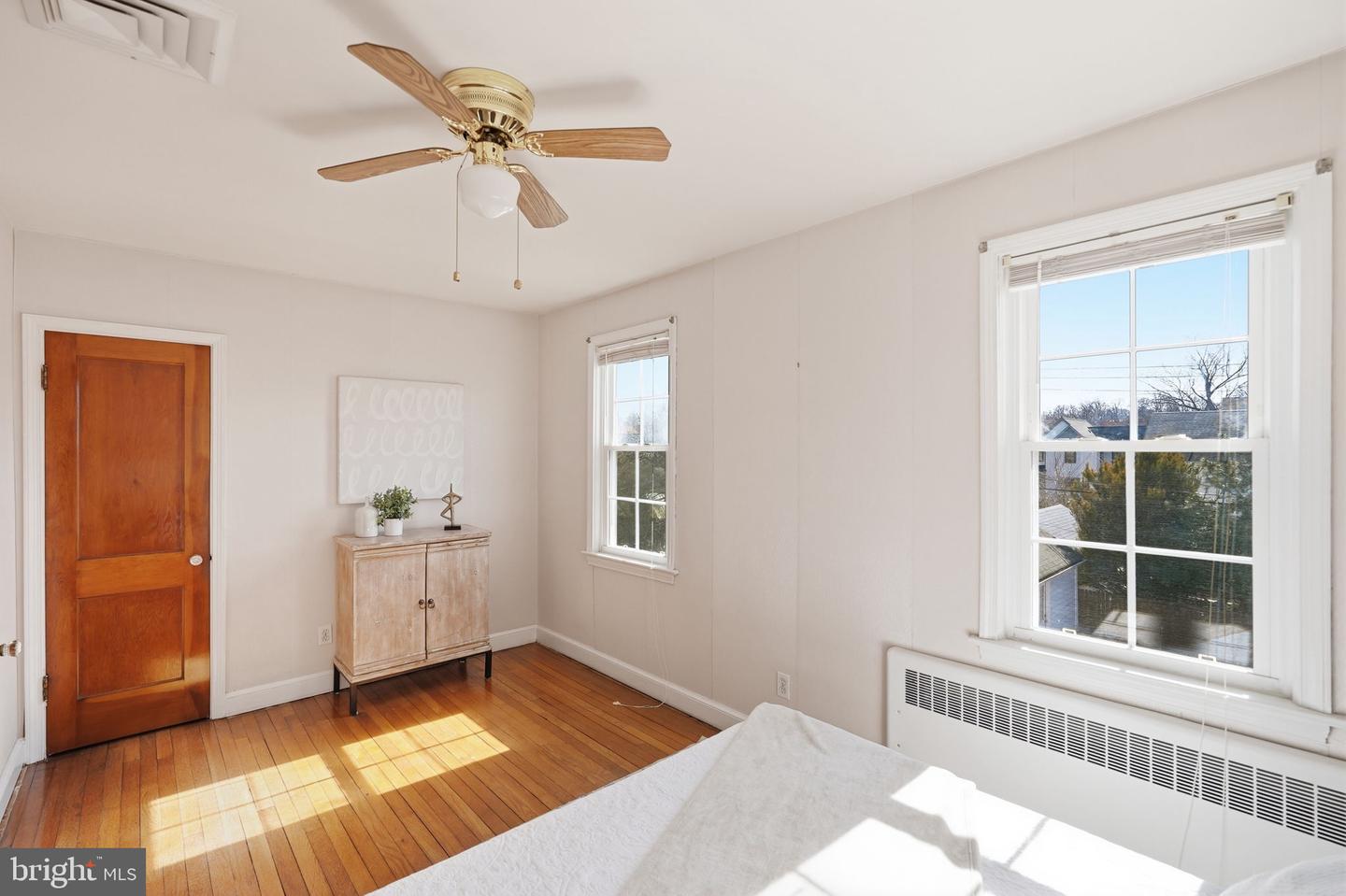 910 20TH ST S, ARLINGTON, Virginia 22202, 3 Bedrooms Bedrooms, ,2 BathroomsBathrooms,Residential,For sale,910 20TH ST S,VAAR2068870 MLS # VAAR2068870