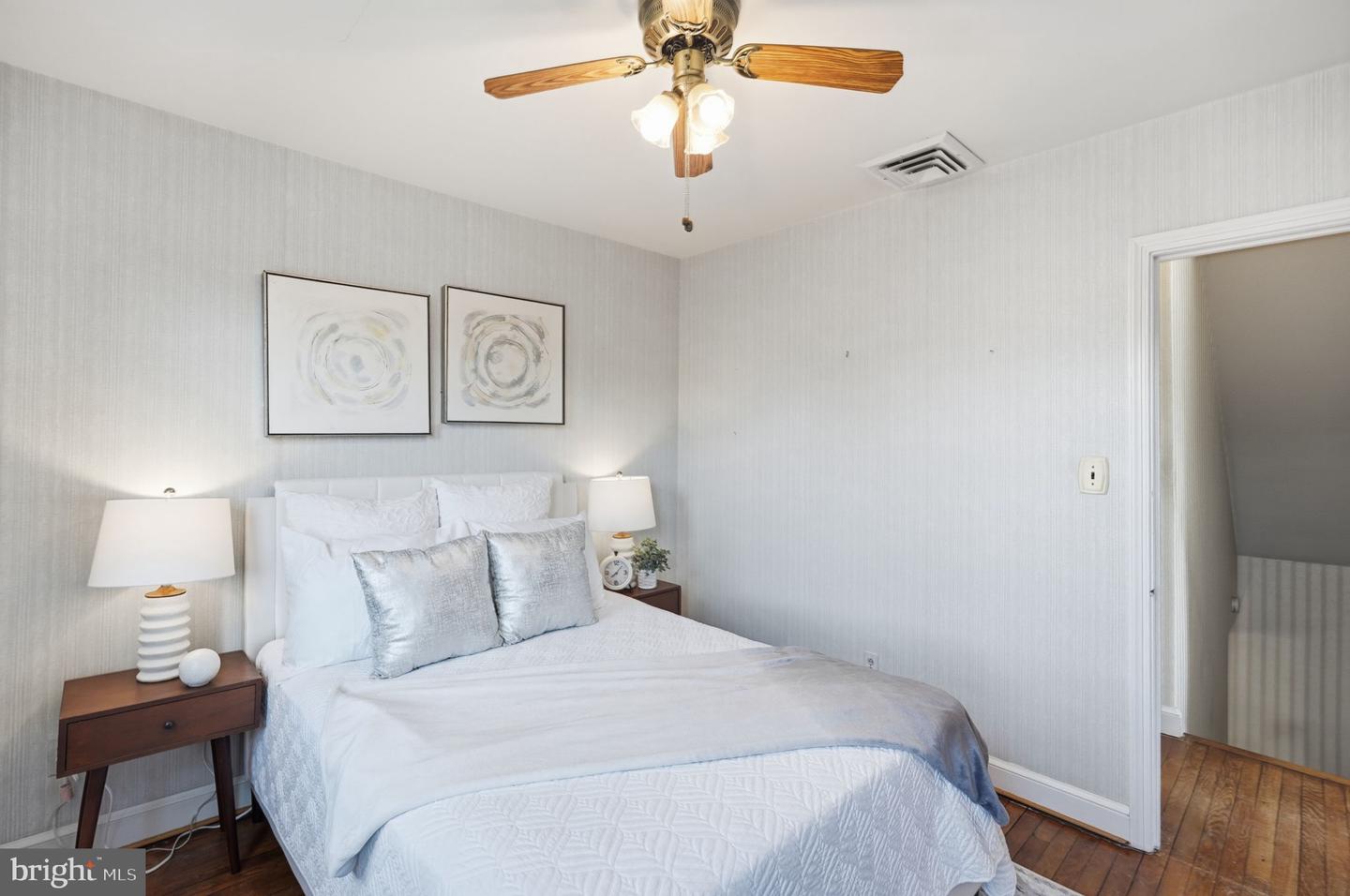 910 20TH ST S, ARLINGTON, Virginia 22202, 3 Bedrooms Bedrooms, ,2 BathroomsBathrooms,Residential,For sale,910 20TH ST S,VAAR2068870 MLS # VAAR2068870