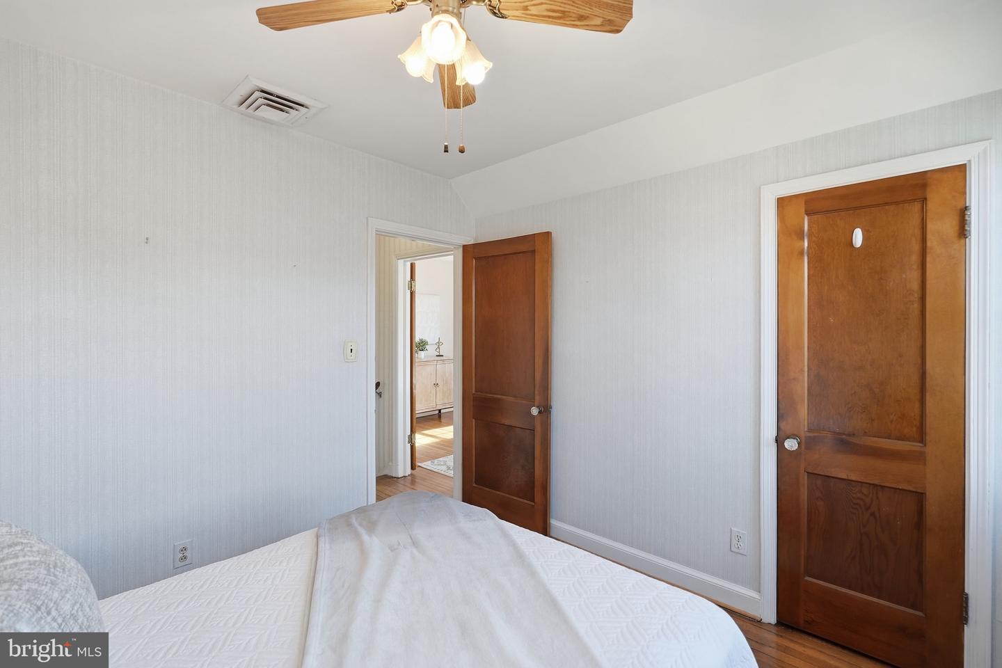 910 20TH ST S, ARLINGTON, Virginia 22202, 3 Bedrooms Bedrooms, ,2 BathroomsBathrooms,Residential,For sale,910 20TH ST S,VAAR2068870 MLS # VAAR2068870