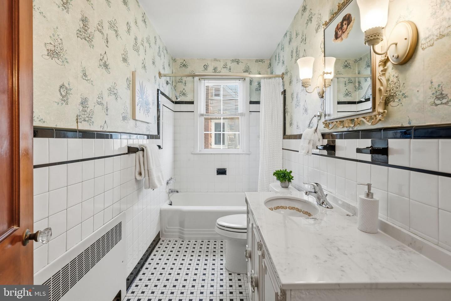 910 20TH ST S, ARLINGTON, Virginia 22202, 3 Bedrooms Bedrooms, ,2 BathroomsBathrooms,Residential,For sale,910 20TH ST S,VAAR2068870 MLS # VAAR2068870