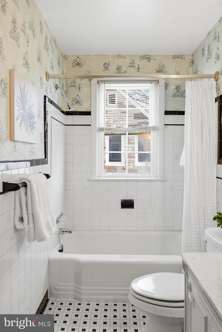 910 20TH ST S, ARLINGTON, Virginia 22202, 3 Bedrooms Bedrooms, ,2 BathroomsBathrooms,Residential,For sale,910 20TH ST S,VAAR2068870 MLS # VAAR2068870