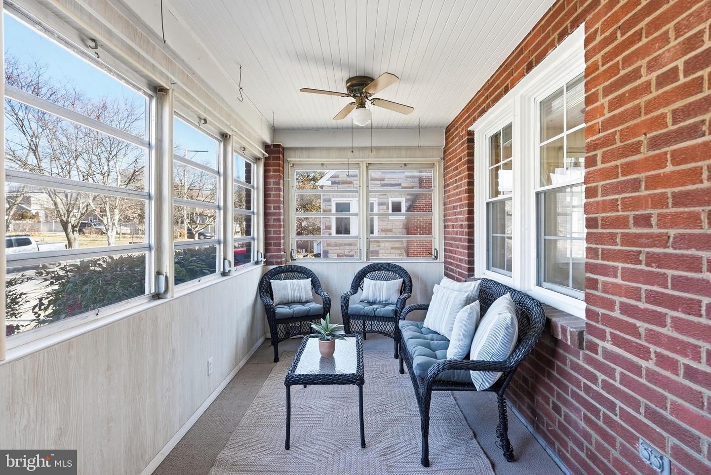 910 20TH ST S, ARLINGTON, Virginia 22202, 3 Bedrooms Bedrooms, ,2 BathroomsBathrooms,Residential,For sale,910 20TH ST S,VAAR2068870 MLS # VAAR2068870