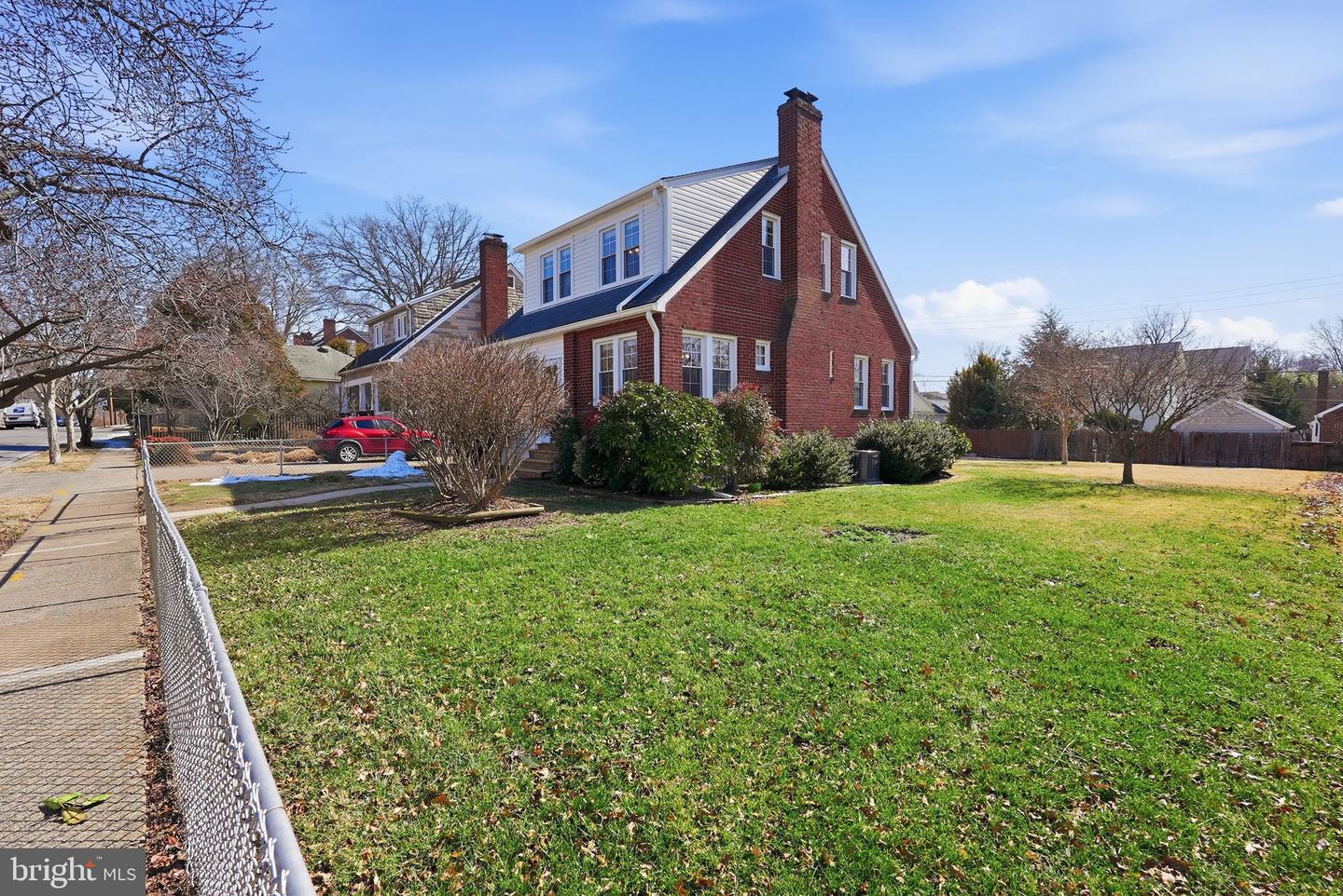 910 20TH ST S, ARLINGTON, Virginia 22202, 3 Bedrooms Bedrooms, ,2 BathroomsBathrooms,Residential,For sale,910 20TH ST S,VAAR2068870 MLS # VAAR2068870