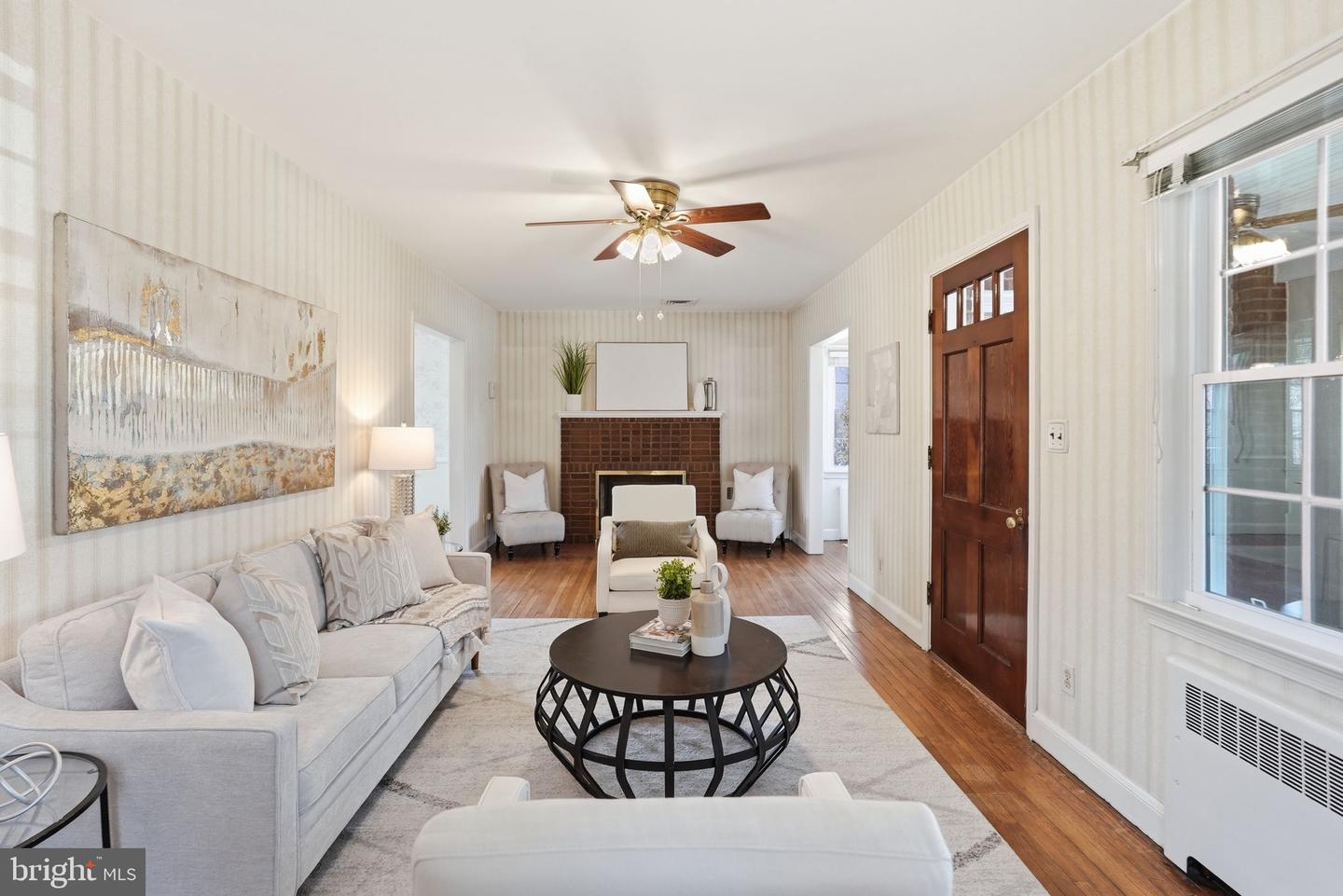 910 20TH ST S, ARLINGTON, Virginia 22202, 3 Bedrooms Bedrooms, ,2 BathroomsBathrooms,Residential,For sale,910 20TH ST S,VAAR2068870 MLS # VAAR2068870