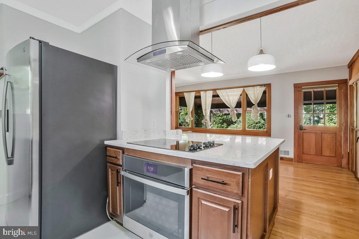 997 N SYCAMORE ST N, FALLS CHURCH, Virginia 22046, 5 Bedrooms Bedrooms, ,3 BathroomsBathrooms,Residential,For sale,997 N SYCAMORE ST N,VAFA2003578 MLS # VAFA2003578