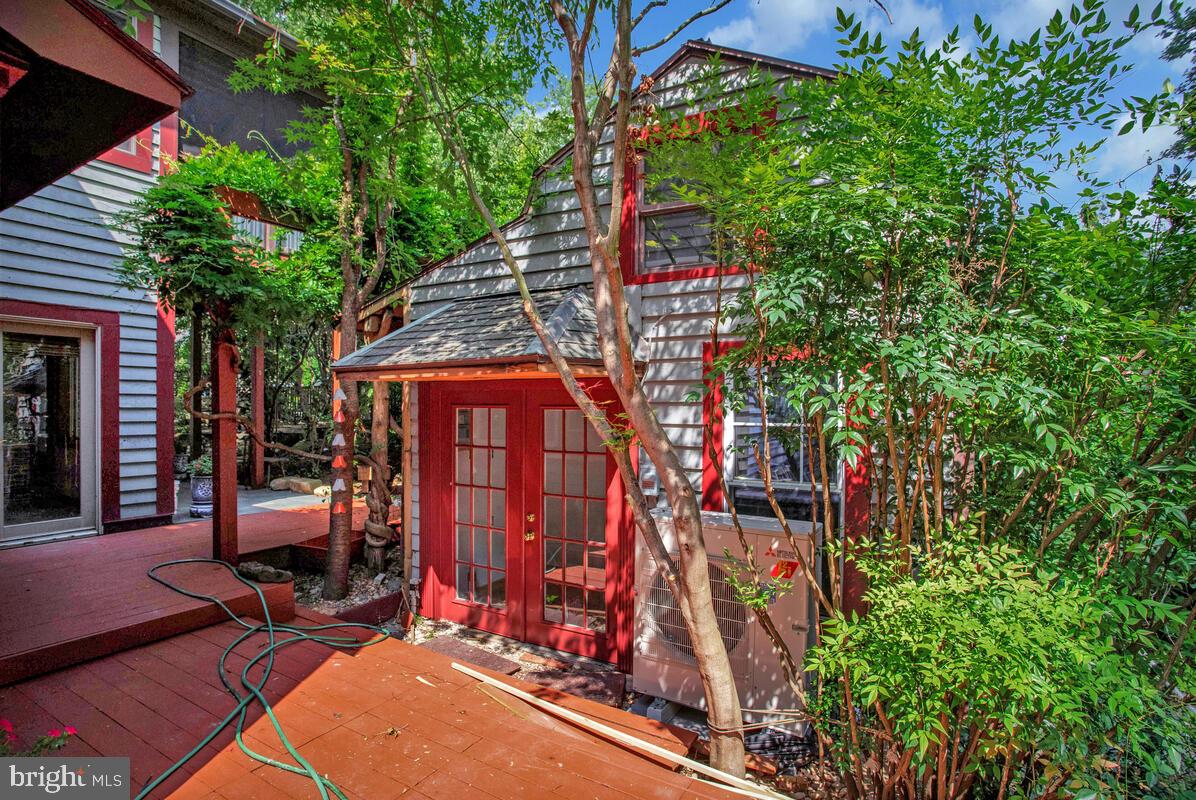 997 N SYCAMORE ST N, FALLS CHURCH, Virginia 22046, 5 Bedrooms Bedrooms, ,3 BathroomsBathrooms,Residential,For sale,997 N SYCAMORE ST N,VAFA2003578 MLS # VAFA2003578