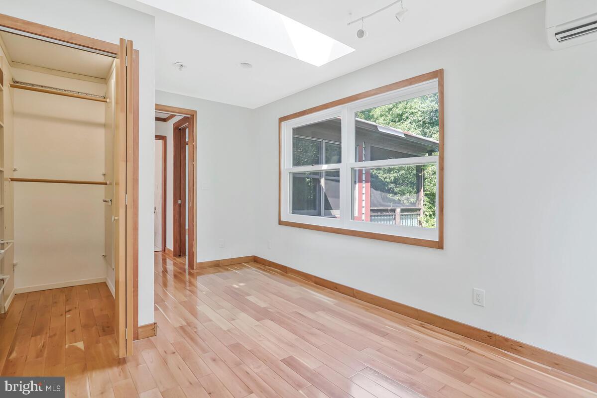 997 N SYCAMORE ST N, FALLS CHURCH, Virginia 22046, 5 Bedrooms Bedrooms, ,3 BathroomsBathrooms,Residential,For sale,997 N SYCAMORE ST N,VAFA2003578 MLS # VAFA2003578