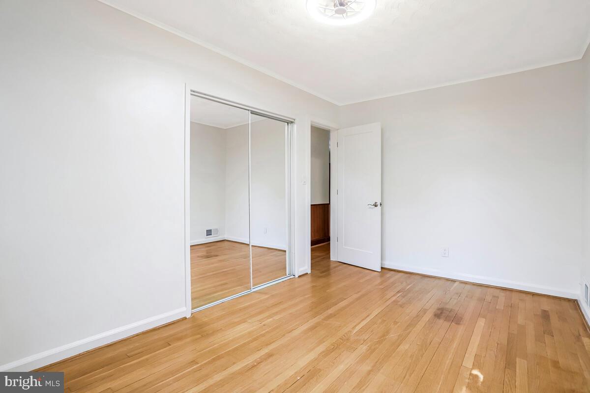 997 N SYCAMORE ST N, FALLS CHURCH, Virginia 22046, 5 Bedrooms Bedrooms, ,3 BathroomsBathrooms,Residential,For sale,997 N SYCAMORE ST N,VAFA2003578 MLS # VAFA2003578