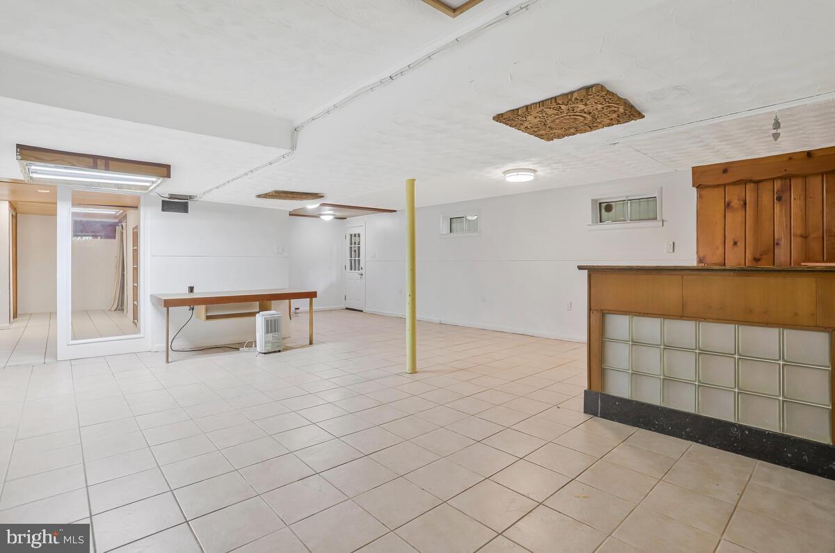 997 N SYCAMORE ST N, FALLS CHURCH, Virginia 22046, 5 Bedrooms Bedrooms, ,3 BathroomsBathrooms,Residential,For sale,997 N SYCAMORE ST N,VAFA2003578 MLS # VAFA2003578