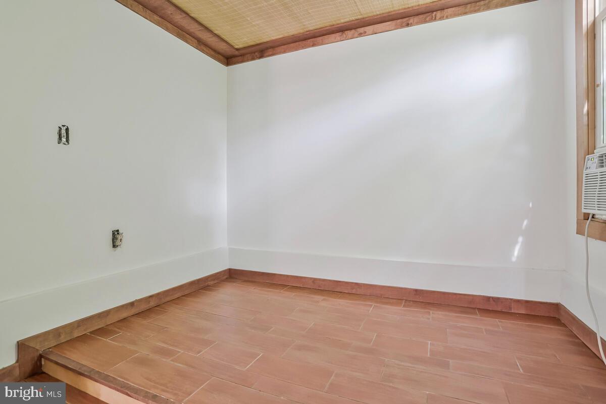 997 N SYCAMORE ST N, FALLS CHURCH, Virginia 22046, 5 Bedrooms Bedrooms, ,3 BathroomsBathrooms,Residential,For sale,997 N SYCAMORE ST N,VAFA2003578 MLS # VAFA2003578