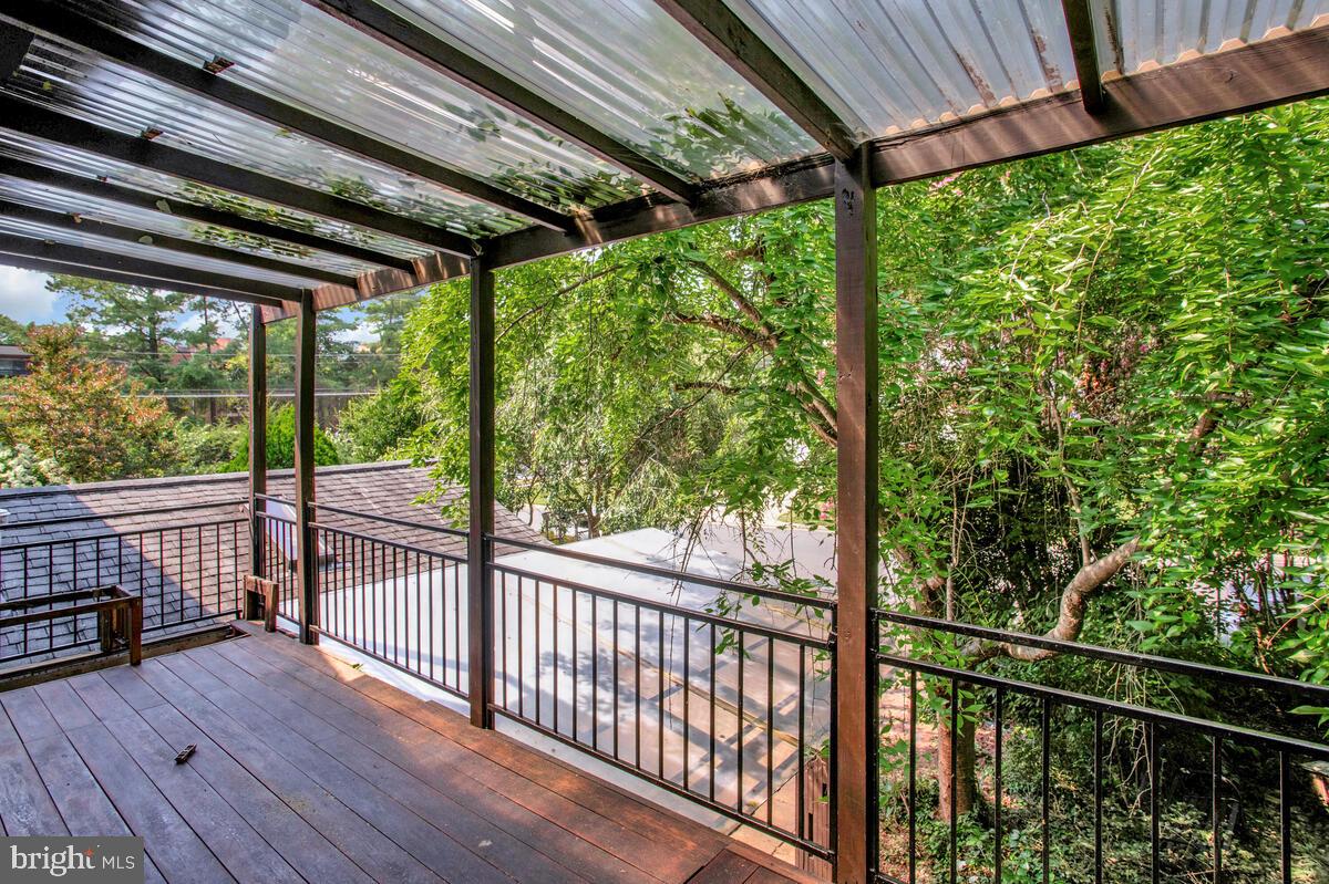 997 N SYCAMORE ST N, FALLS CHURCH, Virginia 22046, 5 Bedrooms Bedrooms, ,3 BathroomsBathrooms,Residential,For sale,997 N SYCAMORE ST N,VAFA2003578 MLS # VAFA2003578