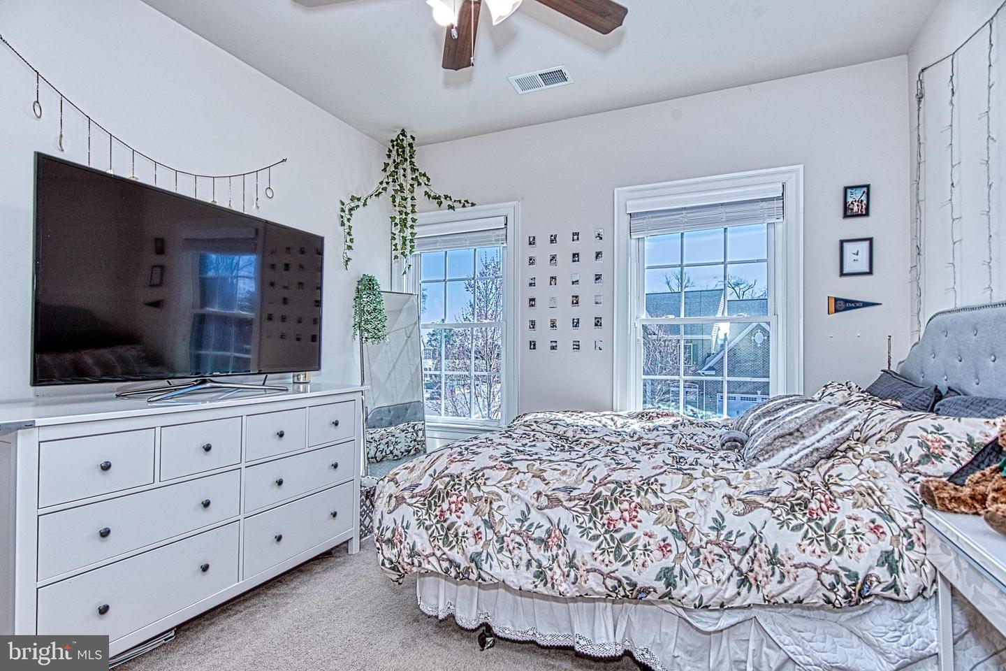 41514 CARRIAGE HORSE DR, ALDIE, Virginia 20105, 5 Bedrooms Bedrooms, ,3 BathroomsBathrooms,Residential,For sale,41514 CARRIAGE HORSE DR,VALO2115868 MLS # VALO2115868