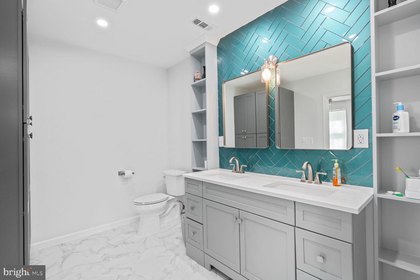 7937 FREEHOLLOW DR, FALLS CHURCH, Virginia 22042, 4 Bedrooms Bedrooms, ,4 BathroomsBathrooms,Residential,For sale,7937 FREEHOLLOW DR,VAFX2291024 MLS # VAFX2291024