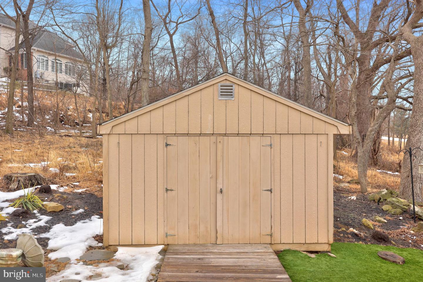 41199 COTTER CT, WATERFORD, Virginia 20197, 5 Bedrooms Bedrooms, ,4 BathroomsBathrooms,Residential,For sale,41199 COTTER CT,VALO2115912 MLS # VALO2115912