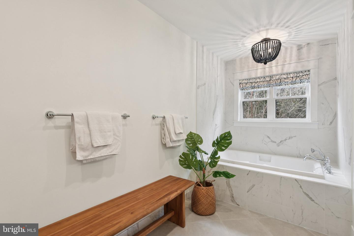 448 NELSON DR NE, VIENNA, Virginia 22180, 6 Bedrooms Bedrooms, ,5 BathroomsBathrooms,Residential,For sale,448 NELSON DR NE,VAFX2291110 MLS # VAFX2291110