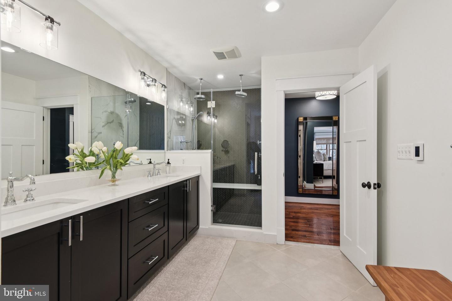 448 NELSON DR NE, VIENNA, Virginia 22180, 6 Bedrooms Bedrooms, ,5 BathroomsBathrooms,Residential,For sale,448 NELSON DR NE,VAFX2291110 MLS # VAFX2291110