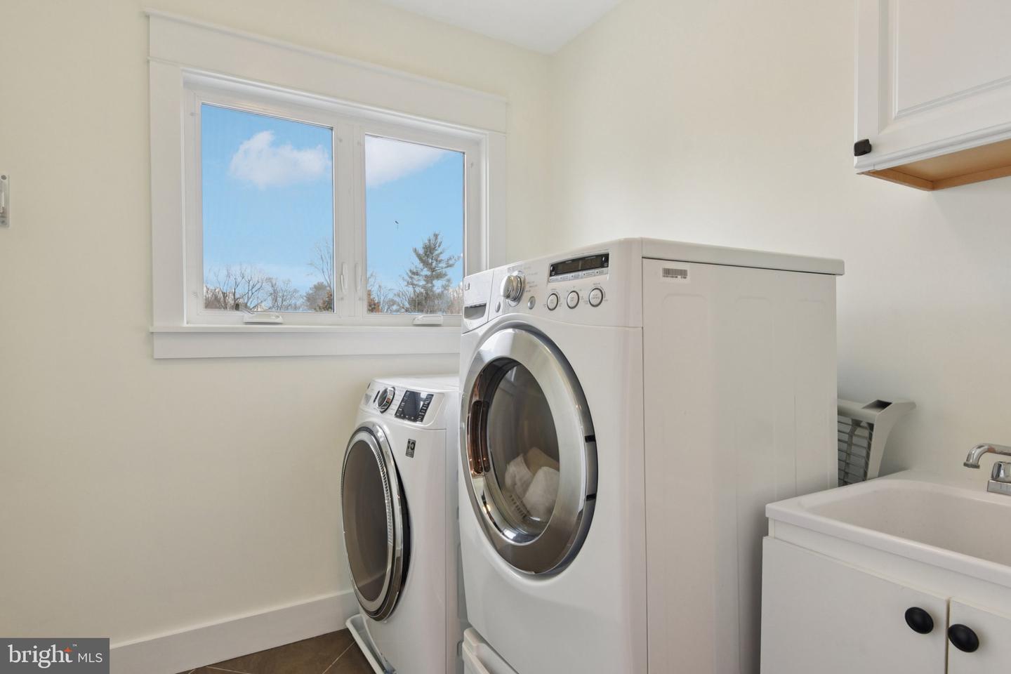 448 NELSON DR NE, VIENNA, Virginia 22180, 6 Bedrooms Bedrooms, ,5 BathroomsBathrooms,Residential,For sale,448 NELSON DR NE,VAFX2291110 MLS # VAFX2291110