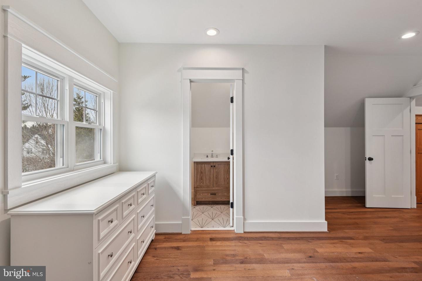 448 NELSON DR NE, VIENNA, Virginia 22180, 6 Bedrooms Bedrooms, ,5 BathroomsBathrooms,Residential,For sale,448 NELSON DR NE,VAFX2291110 MLS # VAFX2291110