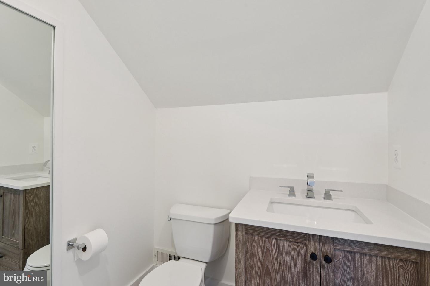 448 NELSON DR NE, VIENNA, Virginia 22180, 6 Bedrooms Bedrooms, ,5 BathroomsBathrooms,Residential,For sale,448 NELSON DR NE,VAFX2291110 MLS # VAFX2291110