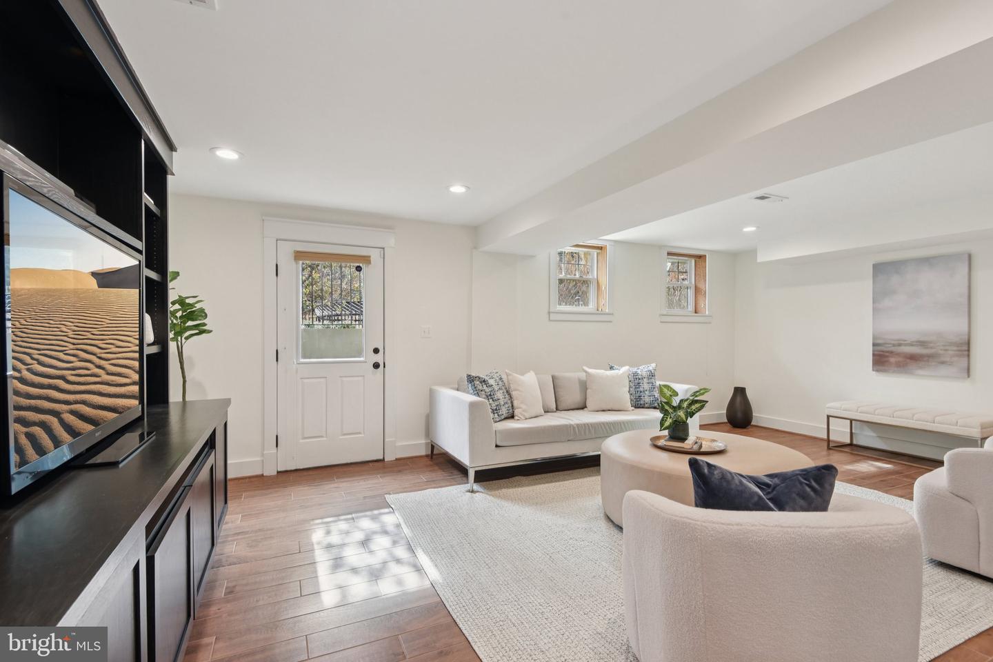 448 NELSON DR NE, VIENNA, Virginia 22180, 6 Bedrooms Bedrooms, ,5 BathroomsBathrooms,Residential,For sale,448 NELSON DR NE,VAFX2291110 MLS # VAFX2291110