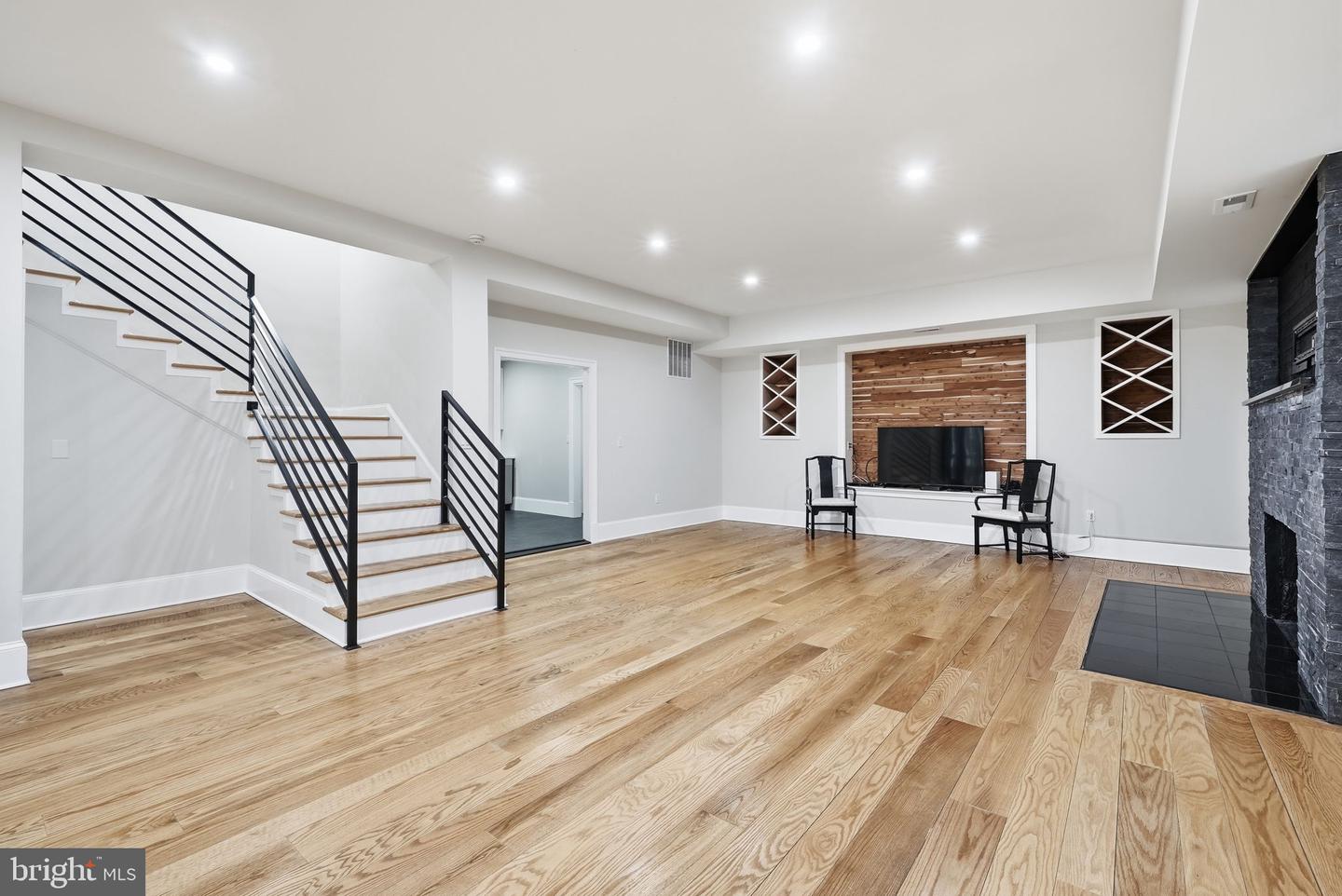 5315 COLORADO AVE NW, WASHINGTON, District Of Columbia 20011, 6 Bedrooms Bedrooms, ,6 BathroomsBathrooms,Residential,For sale,5315 COLORADO AVE NW,DCDC2246276 MLS # DCDC2246276