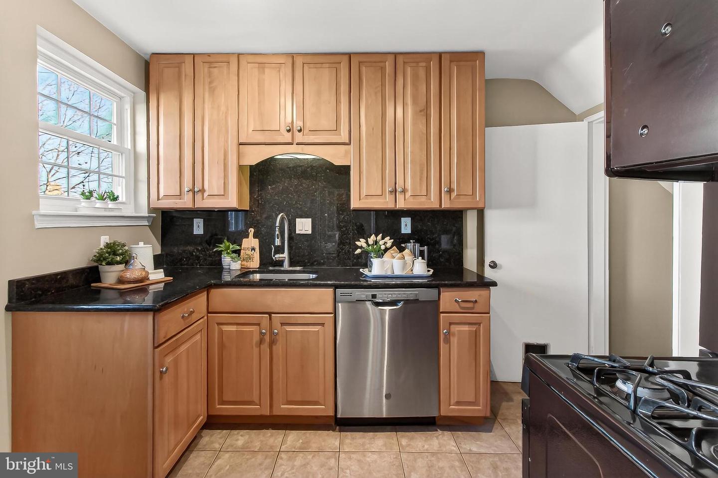 3757 KELLER AVE, ALEXANDRIA, Virginia 22302, 2 Bedrooms Bedrooms, ,2 BathroomsBathrooms,Residential,For sale,3757 KELLER AVE,VAAX2054198 MLS # VAAX2054198