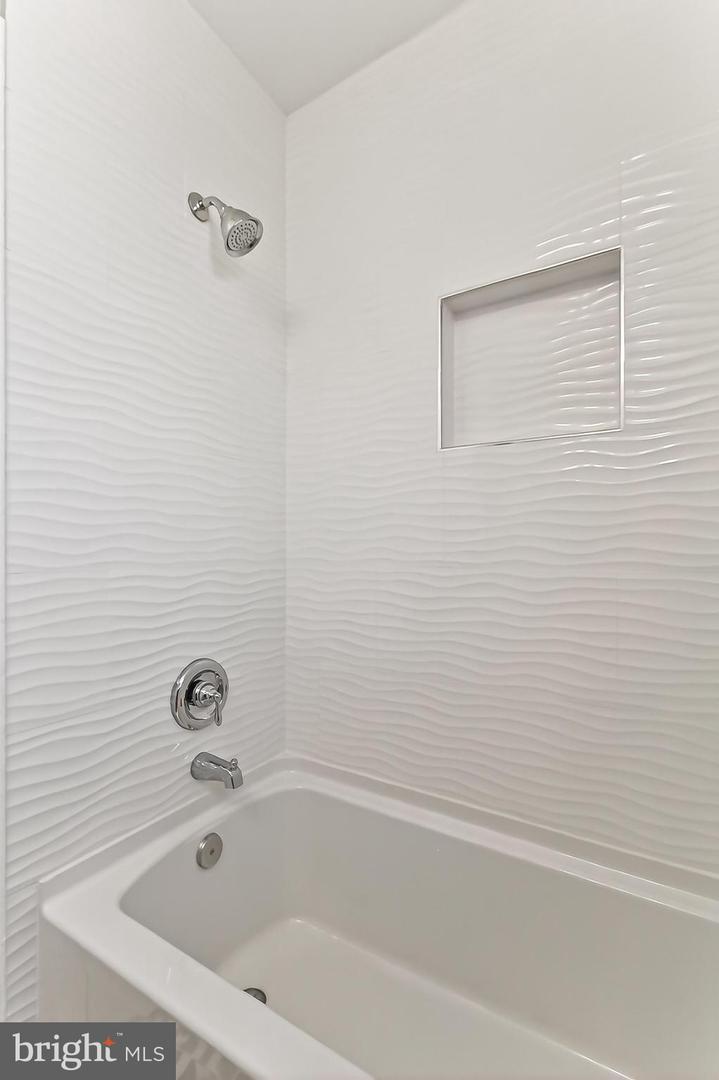 3757 KELLER AVE, ALEXANDRIA, Virginia 22302, 2 Bedrooms Bedrooms, ,2 BathroomsBathrooms,Residential,For sale,3757 KELLER AVE,VAAX2054198 MLS # VAAX2054198