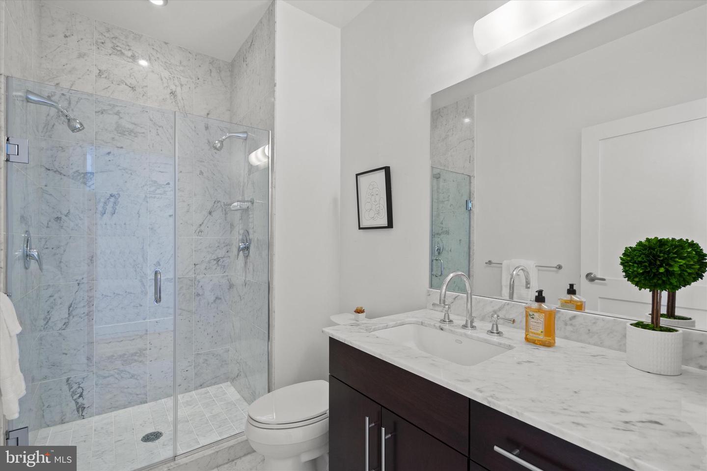 2100 11TH ST NW #PH6, WASHINGTON, District Of Columbia 20001, 2 Bedrooms Bedrooms, ,2 BathroomsBathrooms,Residential,For sale,2100 11TH ST NW #PH6,DCDC2246316 MLS # DCDC2246316