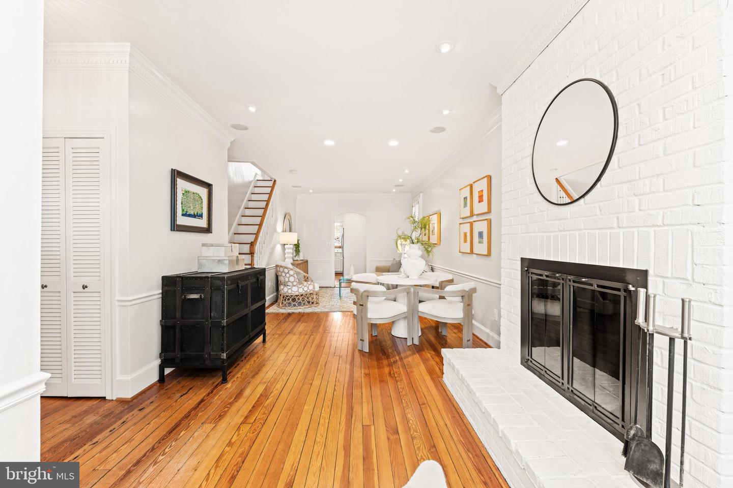 316 N ROYAL ST, ALEXANDRIA, Virginia 22314, 2 Bedrooms Bedrooms, ,2 BathroomsBathrooms,Residential,For sale,316 N ROYAL ST,VAAX2054208 MLS # VAAX2054208