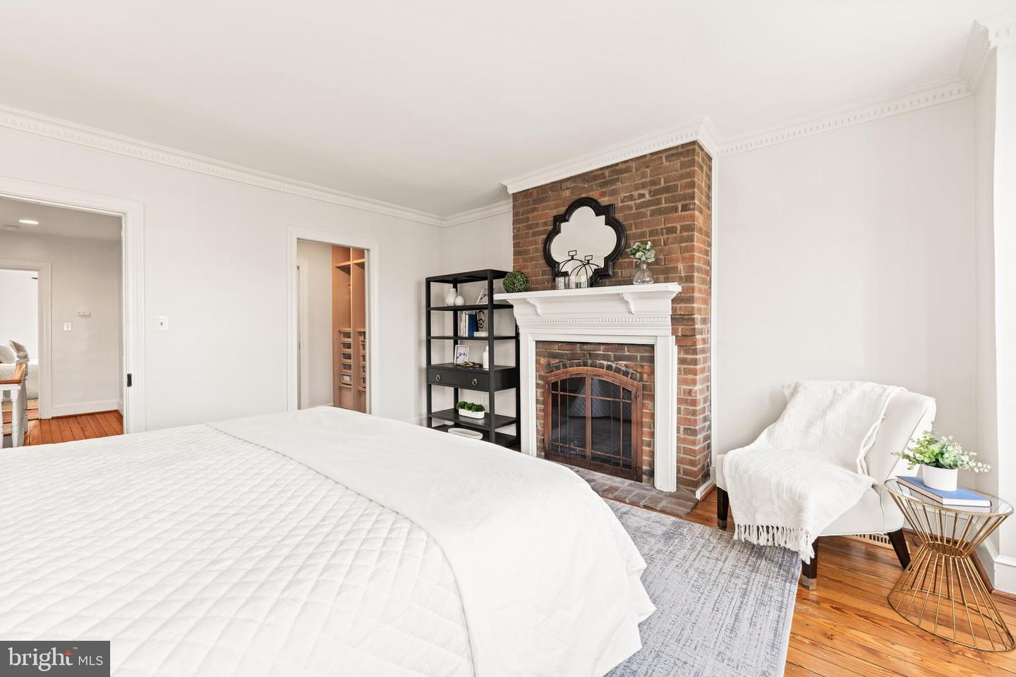 316 N ROYAL ST, ALEXANDRIA, Virginia 22314, 2 Bedrooms Bedrooms, ,2 BathroomsBathrooms,Residential,For sale,316 N ROYAL ST,VAAX2054208 MLS # VAAX2054208