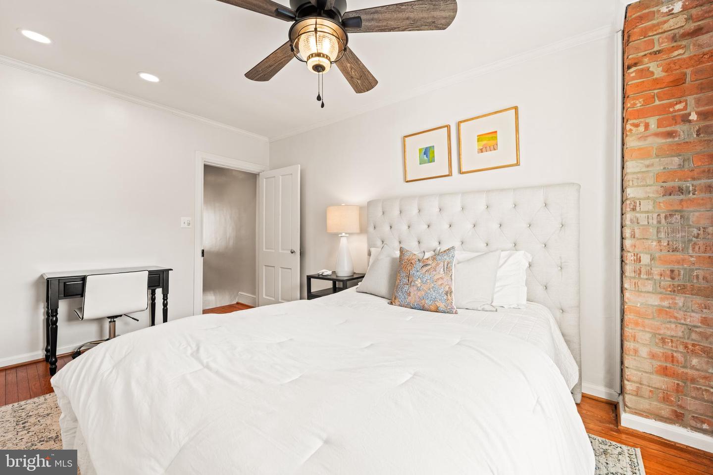 316 N ROYAL ST, ALEXANDRIA, Virginia 22314, 2 Bedrooms Bedrooms, ,2 BathroomsBathrooms,Residential,For sale,316 N ROYAL ST,VAAX2054208 MLS # VAAX2054208