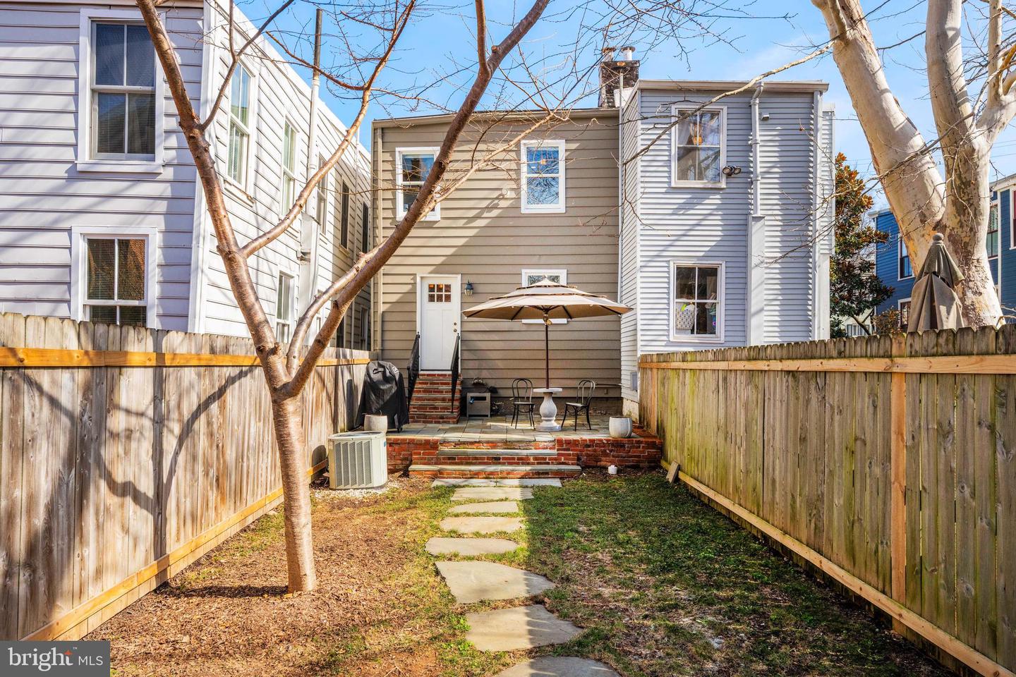 316 N ROYAL ST, ALEXANDRIA, Virginia 22314, 2 Bedrooms Bedrooms, ,2 BathroomsBathrooms,Residential,For sale,316 N ROYAL ST,VAAX2054208 MLS # VAAX2054208