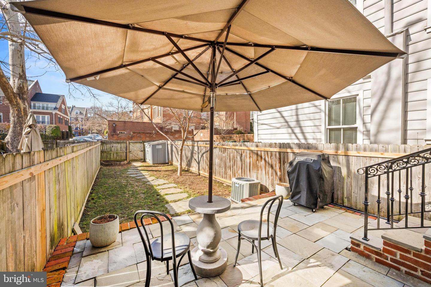 316 N ROYAL ST, ALEXANDRIA, Virginia 22314, 2 Bedrooms Bedrooms, ,2 BathroomsBathrooms,Residential,For sale,316 N ROYAL ST,VAAX2054208 MLS # VAAX2054208