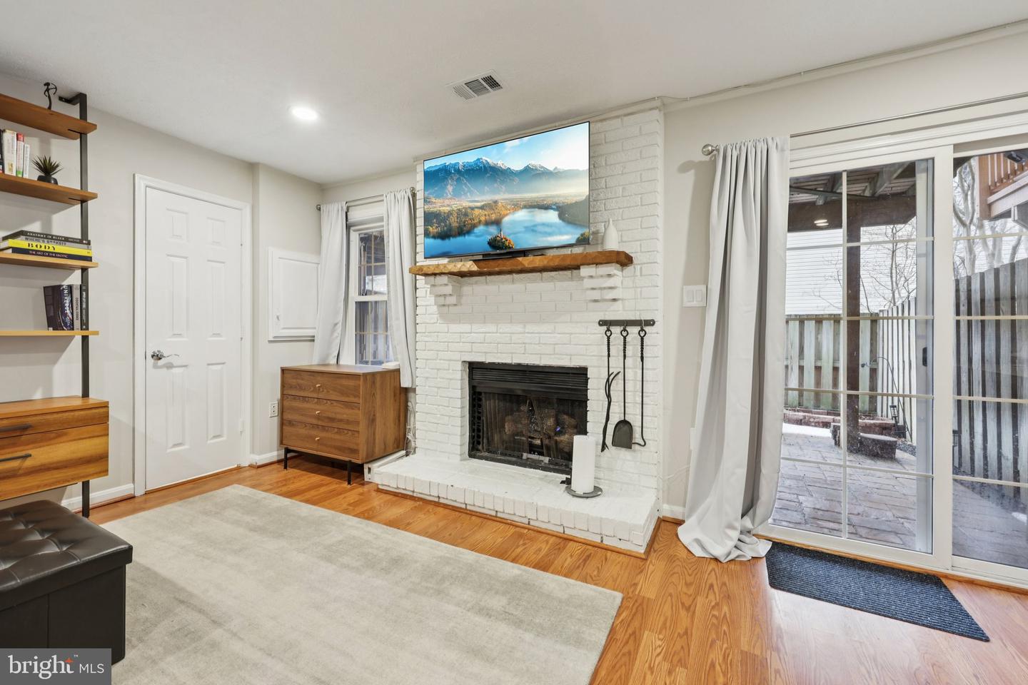 2010 PIERIS CT, VIENNA, Virginia 22182, 3 Bedrooms Bedrooms, ,2 BathroomsBathrooms,Residential,For sale,2010 PIERIS CT,VAFX2291248 MLS # VAFX2291248