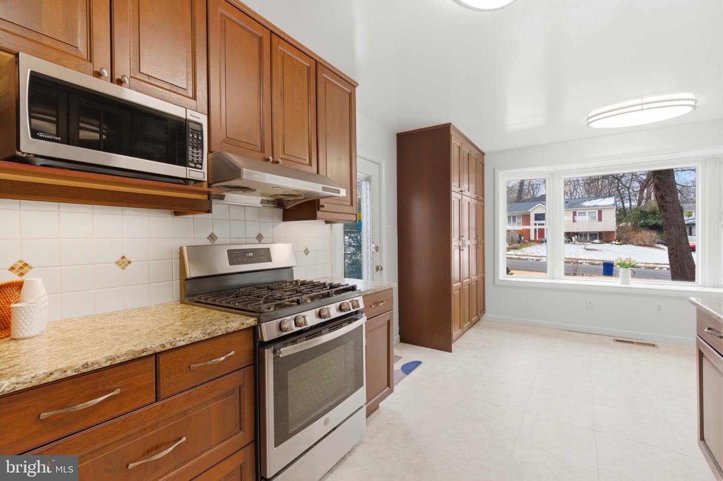 2410 DREXEL ST, VIENNA, Virginia 22180, 4 Bedrooms Bedrooms, 13 Rooms Rooms,3 BathroomsBathrooms,Residential,For sale,2410 DREXEL ST,VAFX2291286 MLS # VAFX2291286