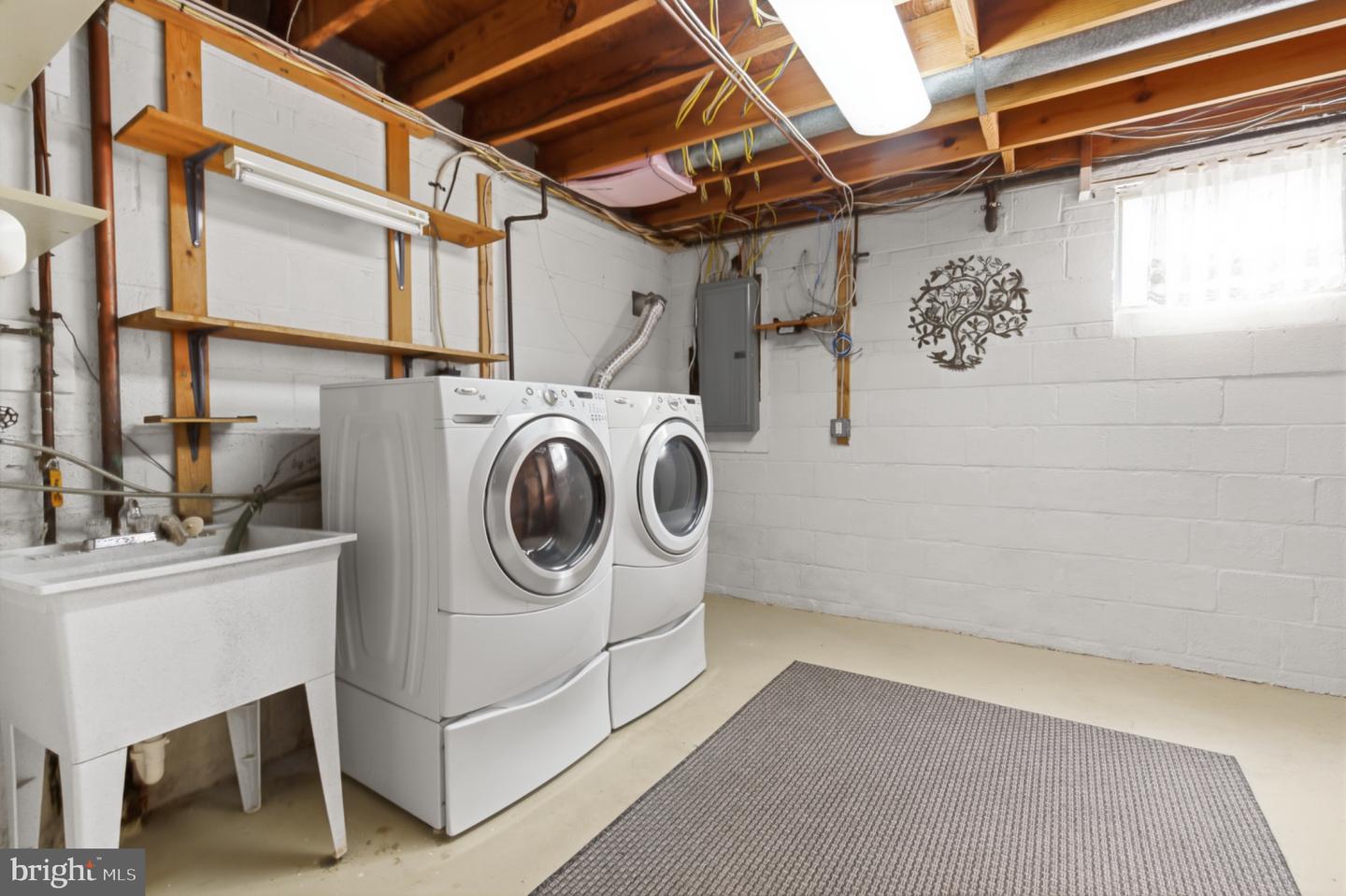 2410 DREXEL ST, VIENNA, Virginia 22180, 4 Bedrooms Bedrooms, 13 Rooms Rooms,3 BathroomsBathrooms,Residential,For sale,2410 DREXEL ST,VAFX2291286 MLS # VAFX2291286