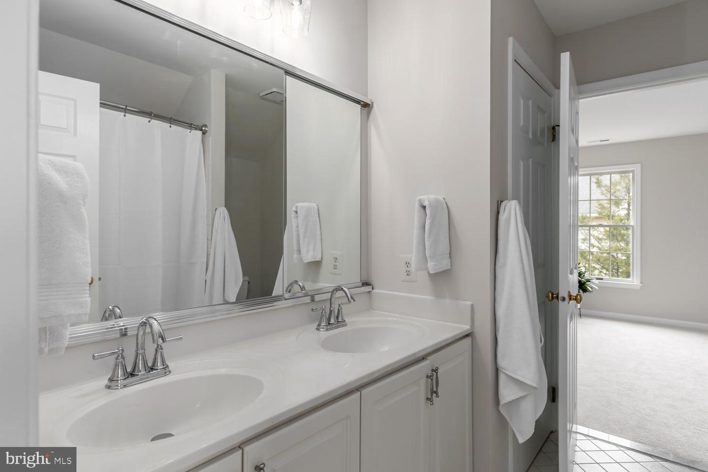 3515 BROADRUN DR, FAIRFAX, Virginia 22033, 5 Bedrooms Bedrooms, ,4 BathroomsBathrooms,Residential,For sale,3515 BROADRUN DR,VAFX2291302 MLS # VAFX2291302